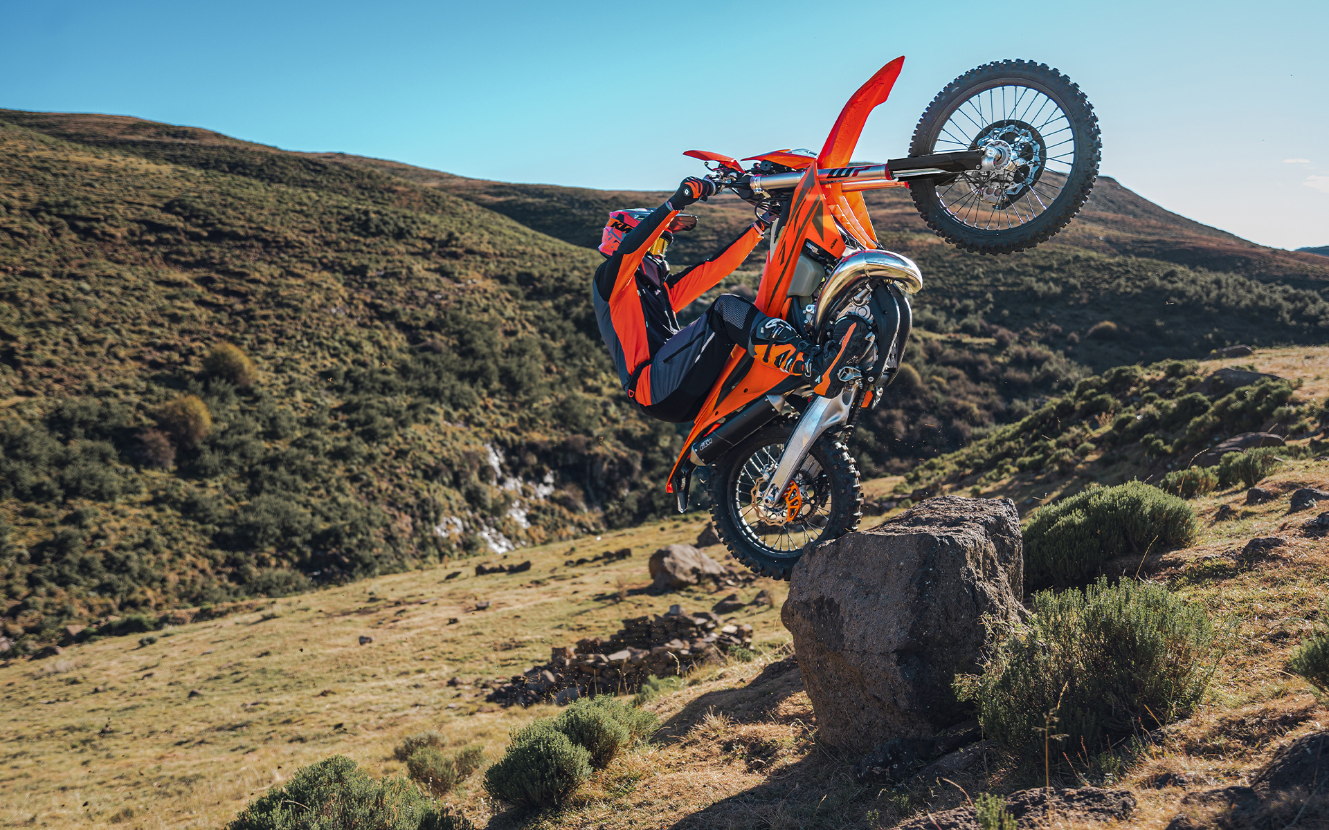 KTM Enduro 150 EXC 2025 photo KTM Enduro 150 EXC 2025 photo
