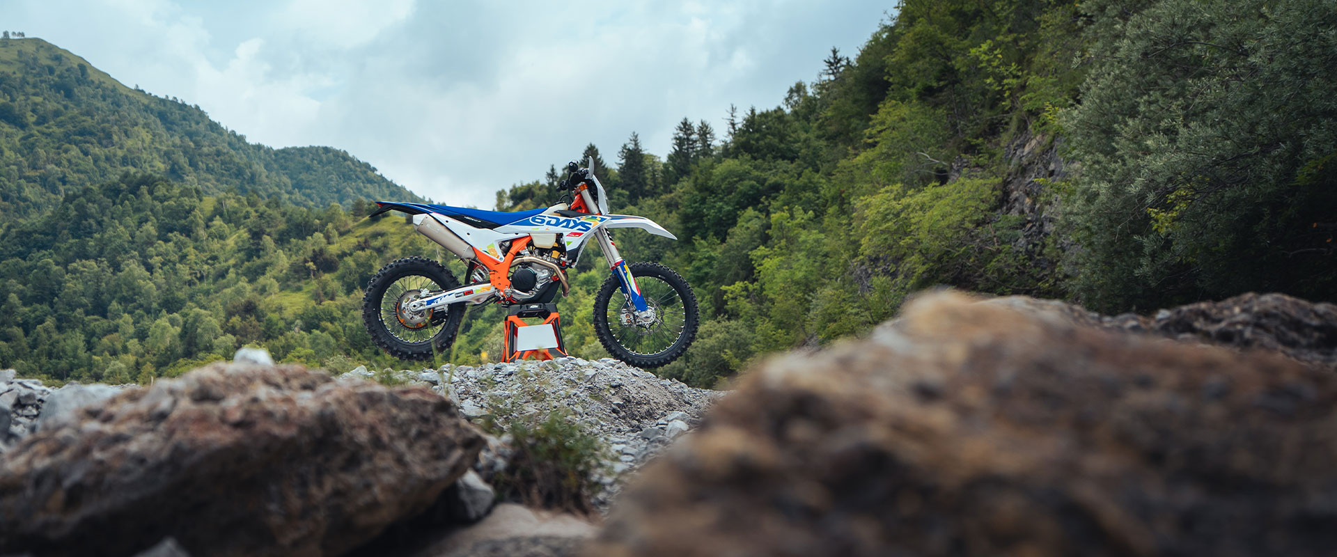 KTM Enduro 250 EXC-F SIX DAYS 2026 photo