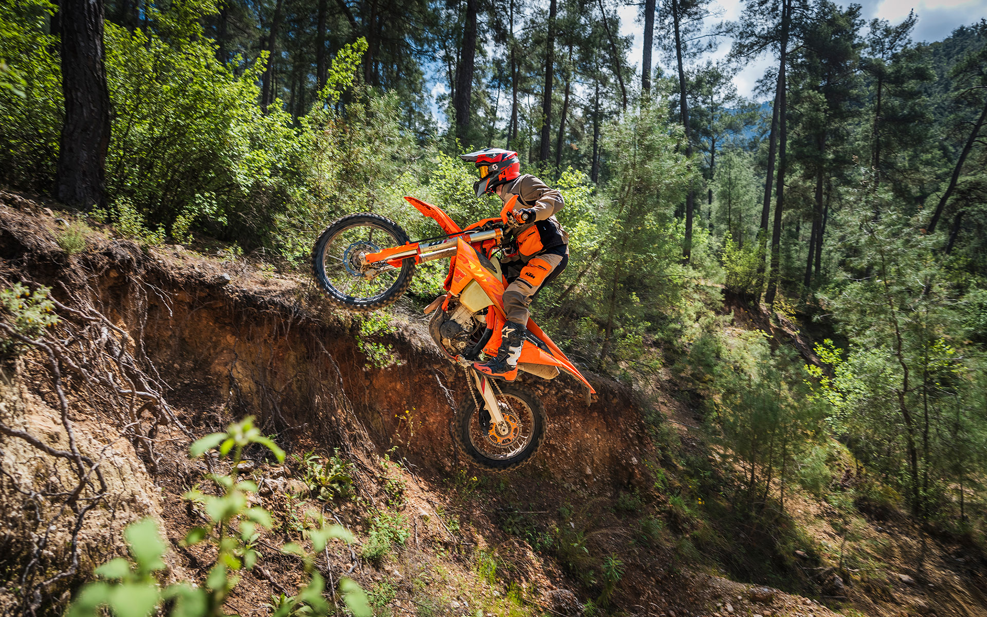 KTM Enduro 450 EXC-F SIX DAYS 2025 photo KTM Enduro 450 EXC-F SIX DAYS 2025 photo