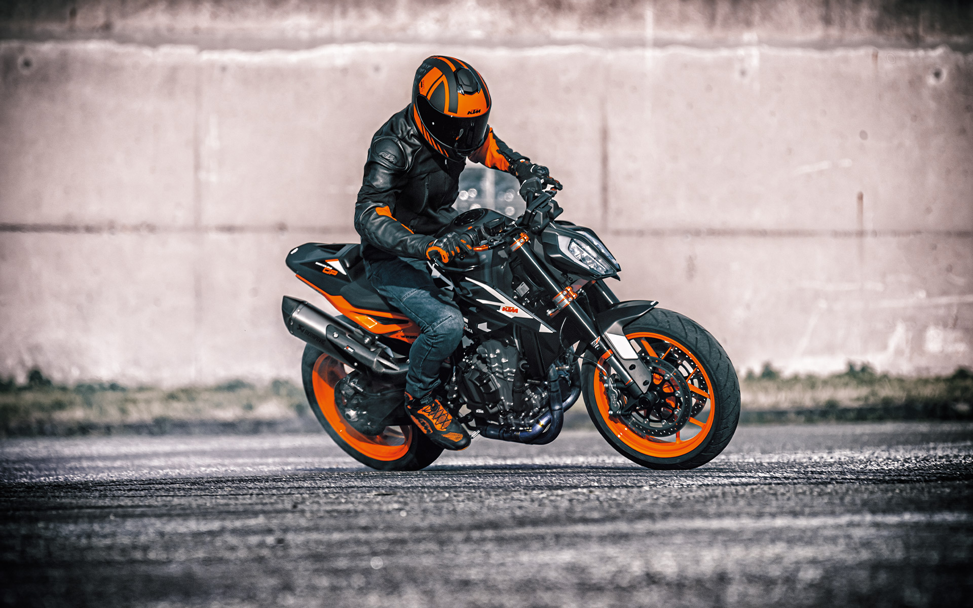 KTM Naked 890 Duke GP 2023 photo