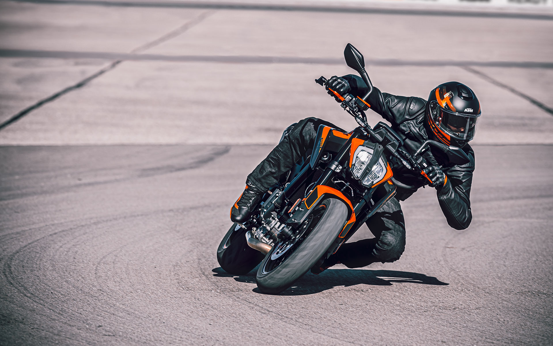 KTM Naked 890 Duke 2022 photo