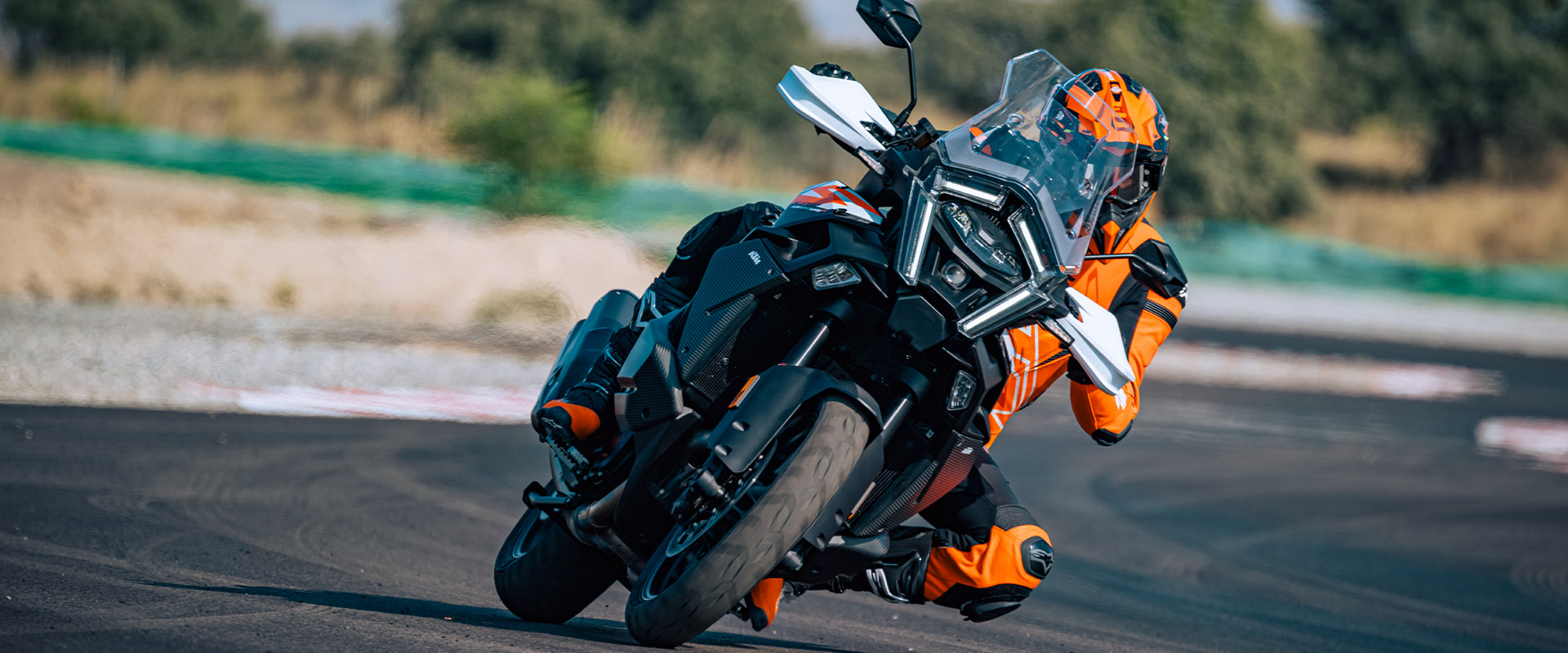 KTM Travel 1390 Super Adventure S 2026 photo