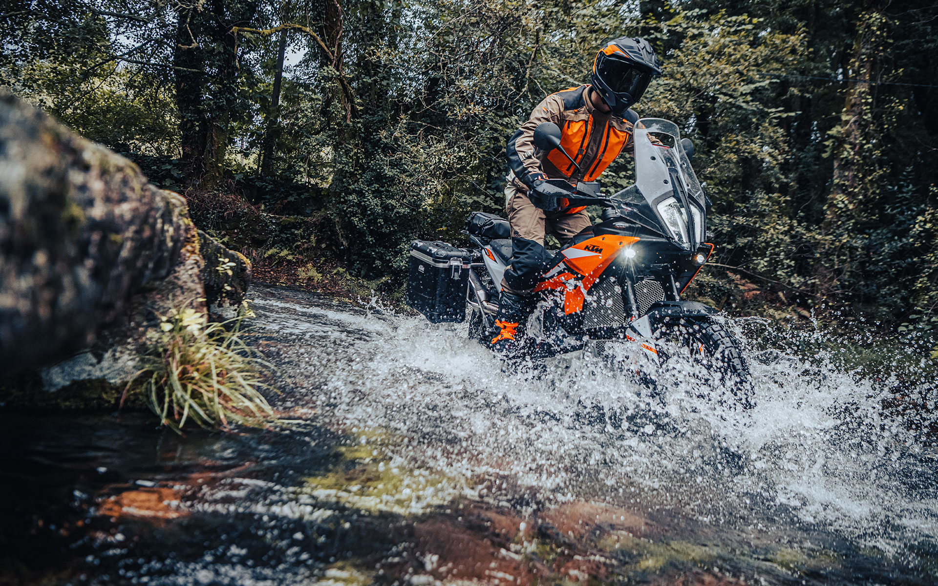 KTM Travel 890 Adventure 2024 photo